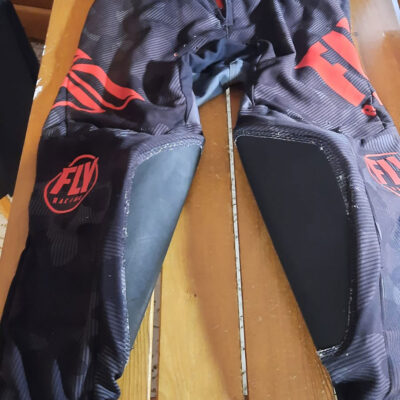 e-creo-pantaloni-con-toppa